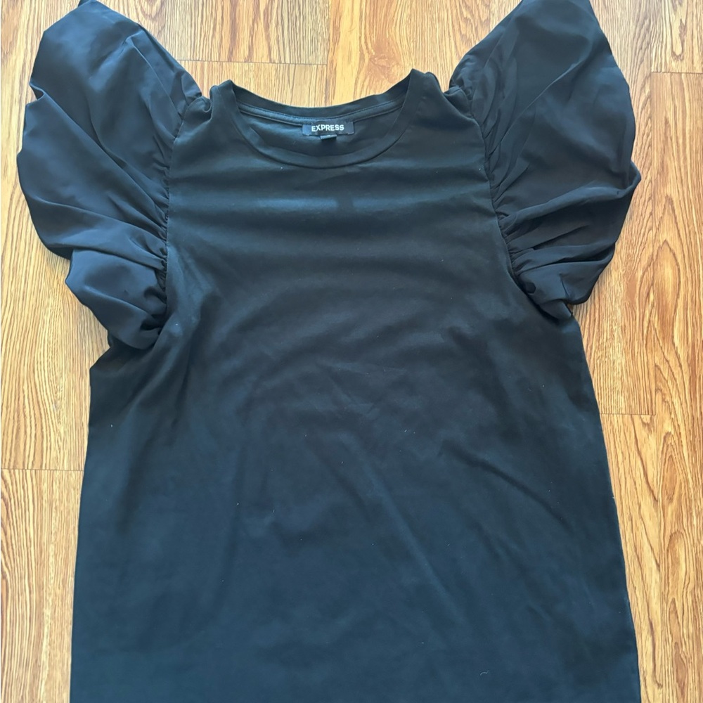 Express style tee shirt with ballon sleeves